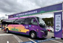 Paraná lança novos programas para idosos e entrega 40 ônibus