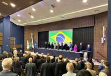 Deputado Gilson de Souza visita a sede do CRECI-PR e entrega Menção Honrosa