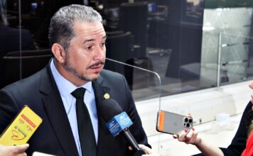 Gilson de Souza repudia ataque à Bíblia e à fé cristã em programa de rádio