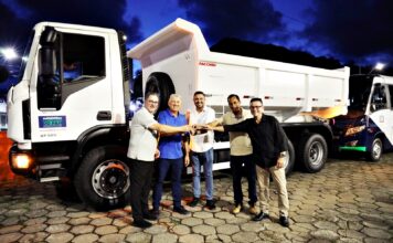 Deputado Gilson de Souza garante caminhão basculante para Matinhos