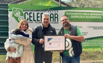 Gilson de Souza entrega título de Utilidade Pública Estadual à Associação Celebrar, em Colombo