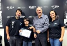 Deputado Gilson de Souza homenageia piloto mirim Arthur Ventura